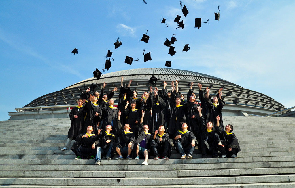中南大学夜校毕业照5